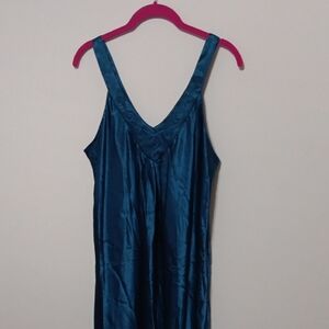 Oscar de la Renta Teal Satin V-Neck Chemise 23" Ptp